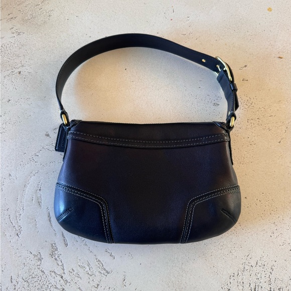 Coach Signature Black Leather Shoulder Bag - Picture 2 of 6